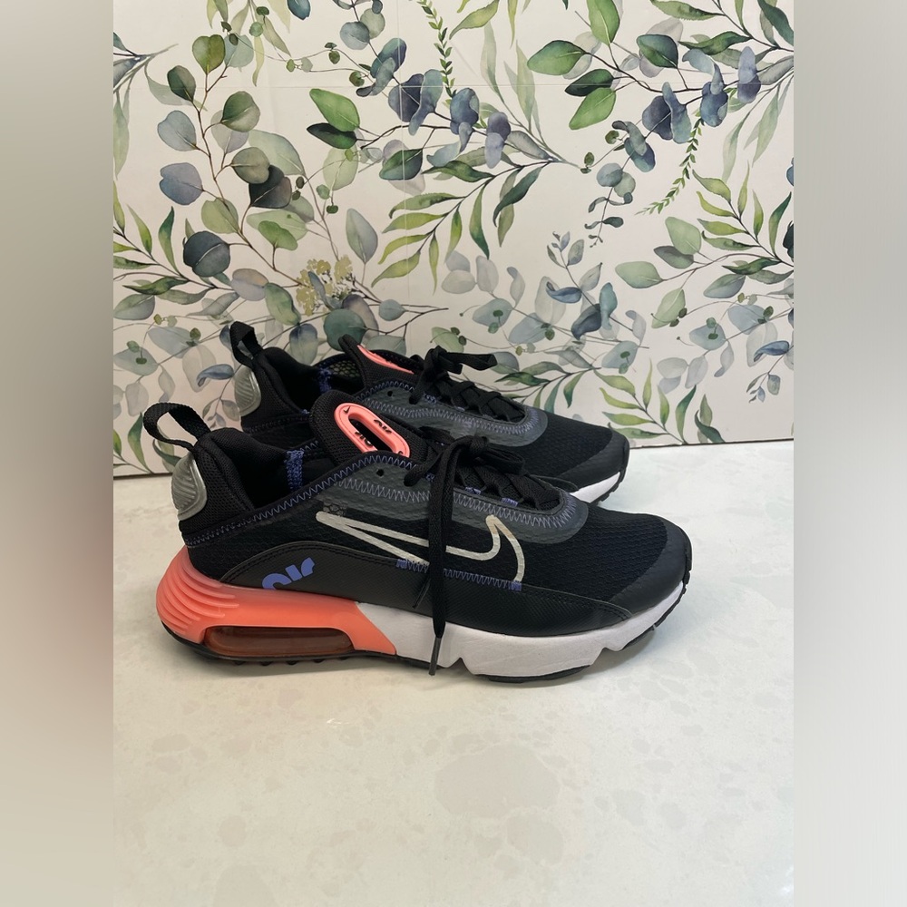 Nike AirMax 2090 Black‎ and Pink Kids Size 5/Women Size 7